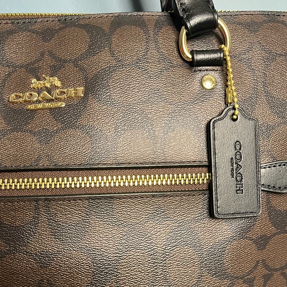 COACH 📣 NWT Signature Gallery Tote in Brown / Black 📣 - Picture 7 of 10